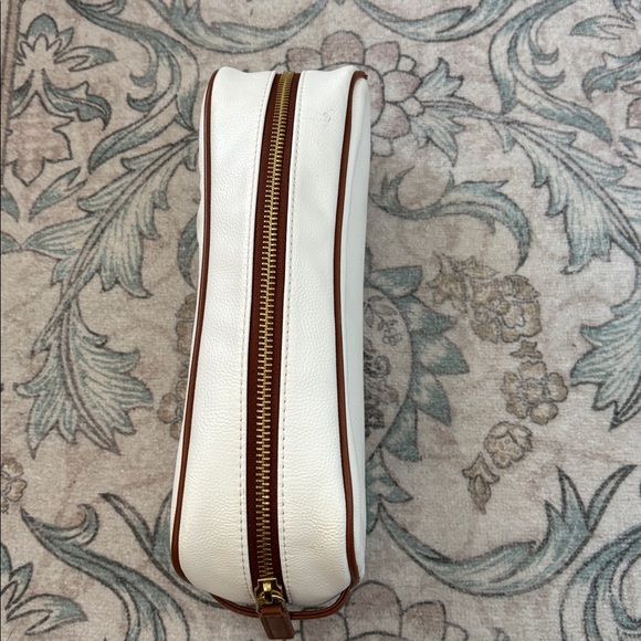 “Unmnogrammed” Daily vegan leather travel pouch - Picture 5 of 9